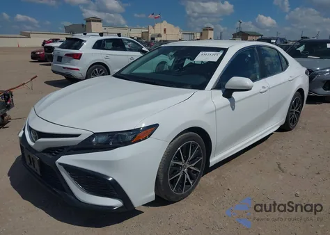 2024 Toyota Camry Se z USA, uszkodzony, nr VIN 4T1G11AK4RU889579